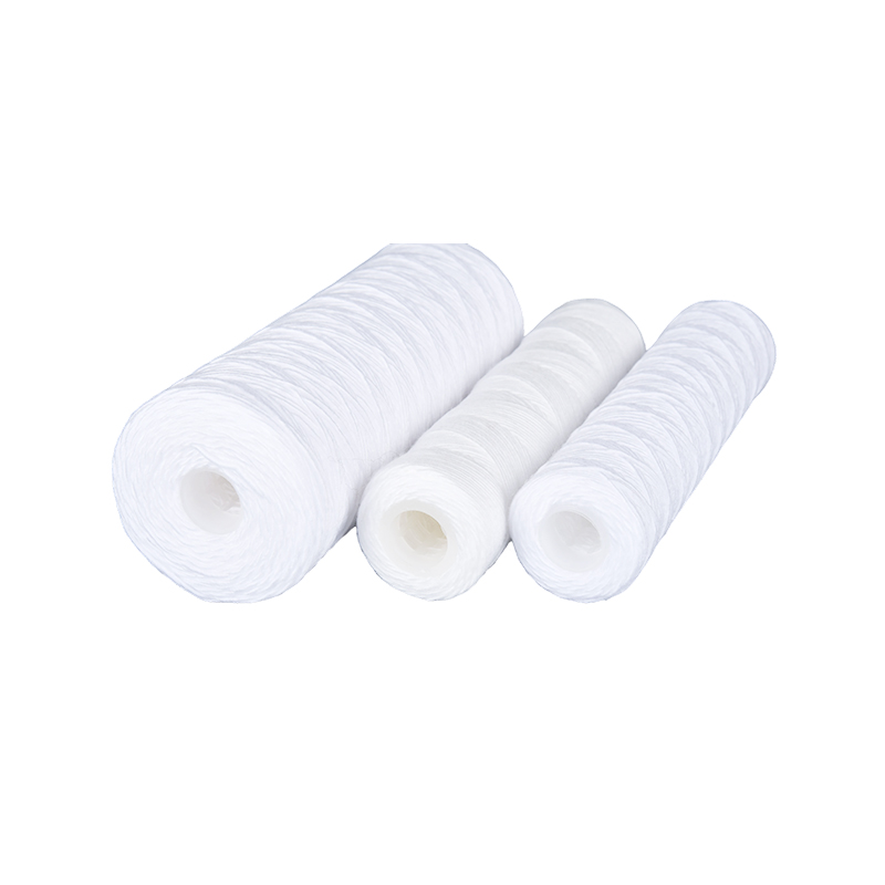 Elemento filtrante de agua envolvente