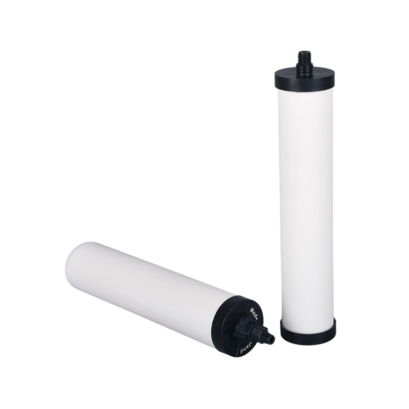 Elemento filtrante de agua de esencia cerámica